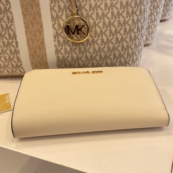 Michael Kors Jet Set Travel Large Double Zip Wristlet Wallet Light Cream Leather - Picture 1 of 16